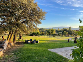 casa rural de un artista en plena naturaleza piscina y parque de esculturas en villarcayo